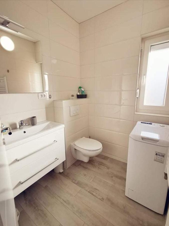 Apartmani Marco,Lukas,Patrick,David,Blizu Centra I Mora Sa Free Privatnim Parkingom Пула Екстериор снимка