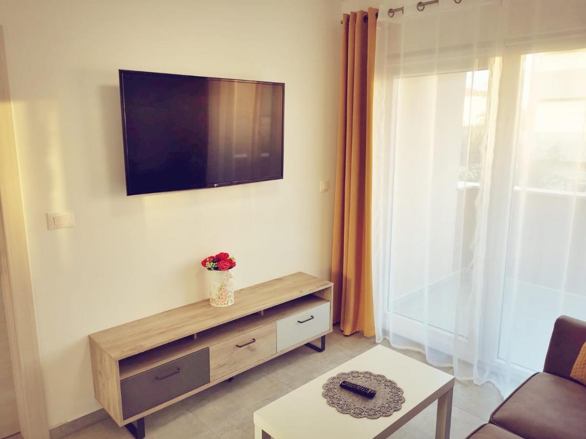 Apartmani Marco,Lukas,Patrick,David,Blizu Centra I Mora Sa Free Privatnim Parkingom Пула Екстериор снимка
