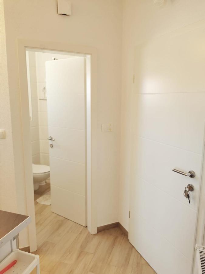 Apartmani Marco,Lukas,Patrick,David,Blizu Centra I Mora Sa Free Privatnim Parkingom Пула Екстериор снимка